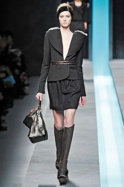 Look 2